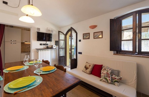 Roccastrada Villa | Wonderful private villa for 6 people with WIFI, pool, TV, terrace and pets allowed