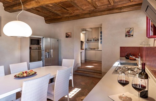 Villabuona Villa | Wonderful private villa with WIFI, private pool, TV, patio and panoramic view, close to Lucca