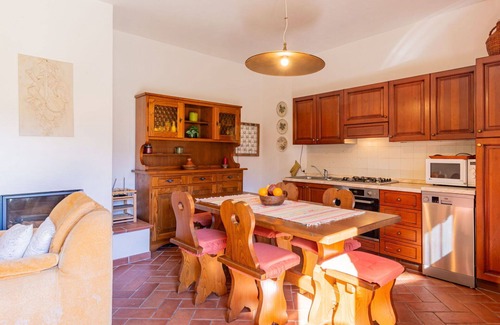 Trezzone House | Wonderful private villa for 4 guests with WIFI, TV and patio