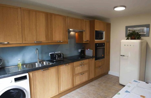Drumnadrochit House | Wonderful private villa for 6 people with WIFI, TV, patio and parking
