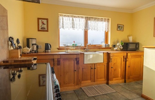 East Lewiston House | Wonderful private villa for 6 people with WIFI, TV, patio, pets allowed, panoramic view and park.