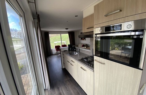 Dordtse Biesbosch House | Wonderful private villa for 4 guests with WIFI, TV, terrace and parking