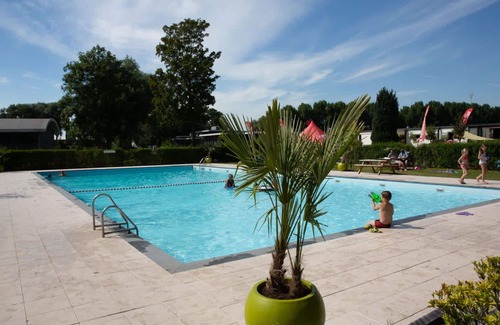 Dordtse Biesbosch House | Wonderful private villa for 4 guests with WIFI, TV, terrace and parking