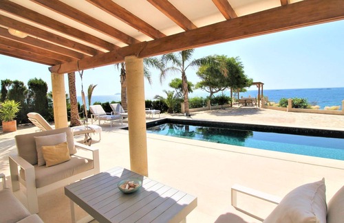 Villajoyosa House | Wonderful private villa for 6 guests with private pool, A/C, WIFI, TV, patio and parking