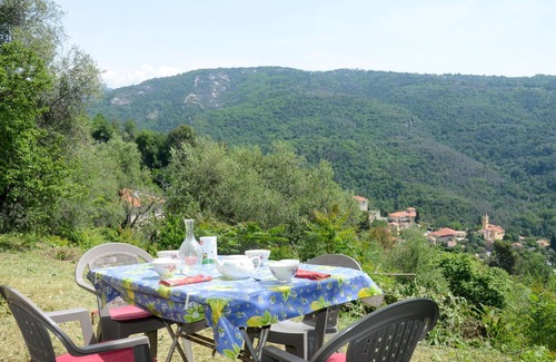 Bendejun House | Wonderful private villa for 5 people with WIFI, TV, patio and pets allowed