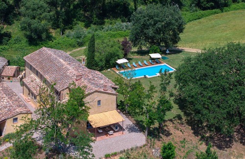 Buonconvento Villa | Wonderful private villa with WIFI, A/C, private pool, TV, patio, panoramic view, close to Montalcino