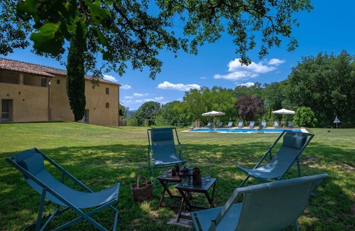 Buonconvento Villa | Wonderful private villa with WIFI, A/C, private pool, TV, patio, panoramic view, close to Montalcino