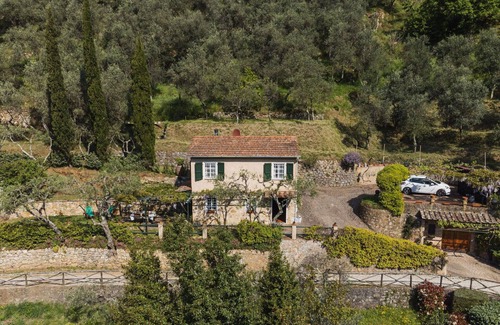 Camaiore House | Wonderful private villa for 4 guests with WIFI, TV, terrace, pets allowed and panoramic view