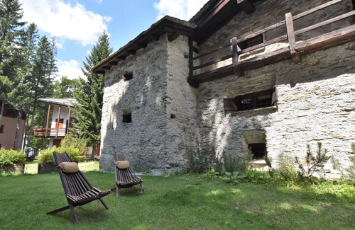 Madesimo House | Wonderful private villa for 8 people with hot tub, WIFI, TV, terrace and pets allowed