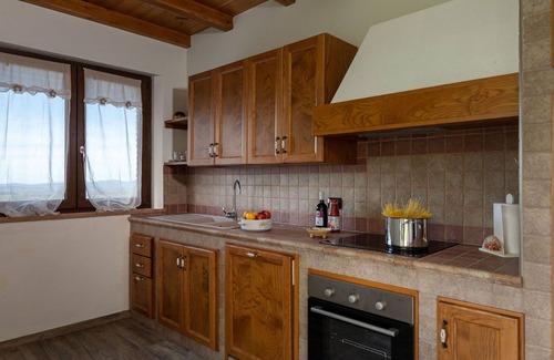 Scansano House | Wonderful private villa for 8 guests with WIFI, patio, pets allowed and panoramic view