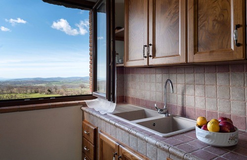 Scansano House | Wonderful private villa for 8 guests with WIFI, patio, pets allowed and panoramic view
