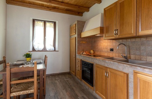 Scansano House | Wonderful private villa for 8 guests with WIFI, patio, pets allowed and panoramic view