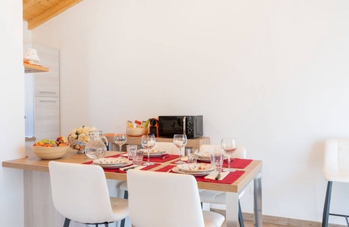 Vetralla House | Wonderful private villa with WIFI, A/C, pool, TV, pets allowed, panoramic view and parking