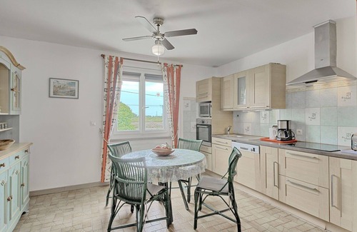 Kerbors House | Wonderful private villa for 4 people with WIFI, TV, terrace and pets allowed