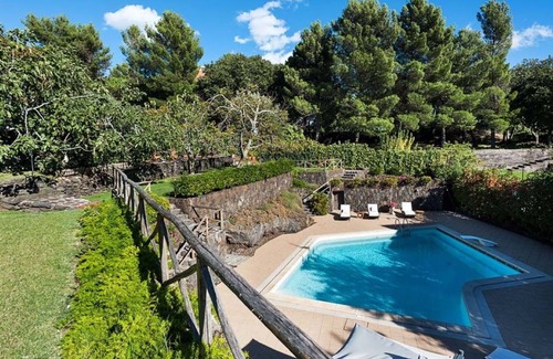 Ragalna House | Wonderful private villa for 4 people with WIFI, private pool, A/C, TV and terrace