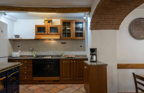 Vicchio House | Wonderful private villa for 10 people with WIFI, private pool, TV, patio and pets allowed