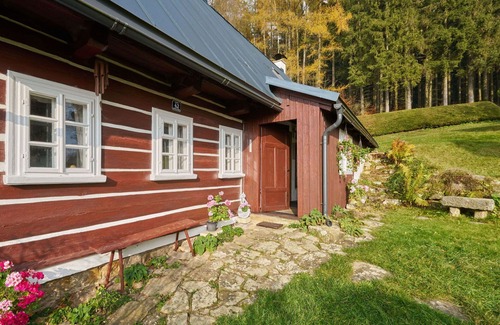 Zdonov Villa | Wonderful private villa for 5 people with TV, pets allowed, panoramic view and parking