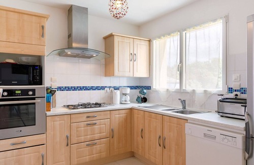 Kerlouan House | Wonderful private villa for 4 people with WIFI, TV, terrace and pets allowed