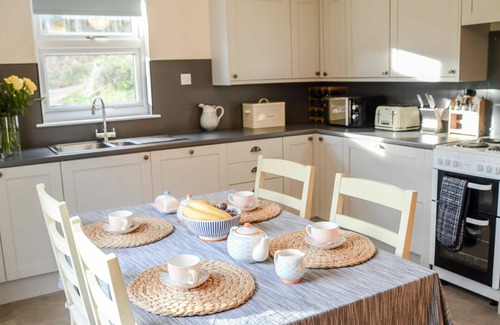 Lerags House | Wonderful private villa for 4 people with WIFI, TV, patio, pets allowed and panoramic view