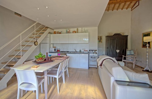 Siena Villa | Wonderful private villa for 2 people with WIFI, A/C, TV, patio, panoramic view and parking