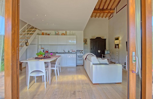 Siena Villa | Wonderful private villa for 2 people with WIFI, A/C, TV, patio, panoramic view and parking
