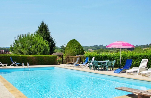 Saint-Crepin-et-Carlucet House | Wonderful private villa for 6 guests with WIFI, pool, TV, terrace, pets allowed and parking
