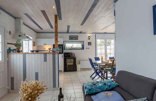 Saint-Mathieu House | Wonderful private villa for 8 people with WIFI, TV, terrace and pets allowed