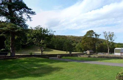 Margam House | Wonderful private villa for 6 people with WIFI, TV, patio, pets allowed and parking