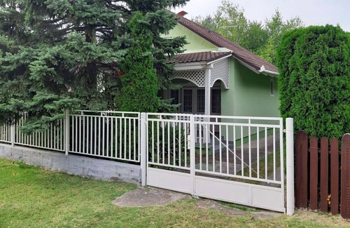 Balatonkeresztur House | Wonderful private villa for 4 guests with TV, terrace and parking