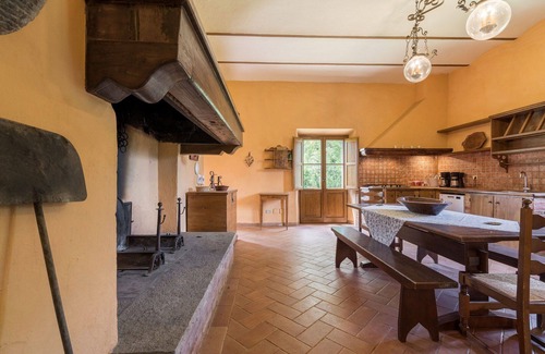 Bucine Villa | Wonderful private villa with WIFI, A/C, private pool, patio, pets allowed and panoramic view