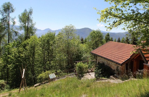 Lamon House | Wonderful private villa for 5 people with WIFI, patio, pets allowed and panoramic view