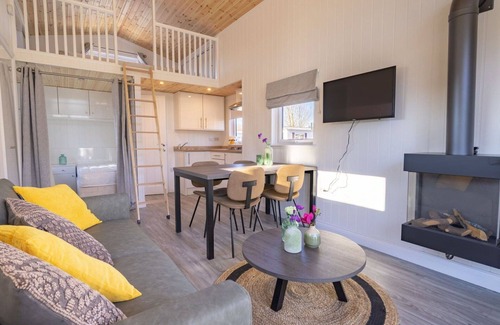 Susteren House | Wonderful private villa for 4 people with WIFI, pool, TV, terrace and parking