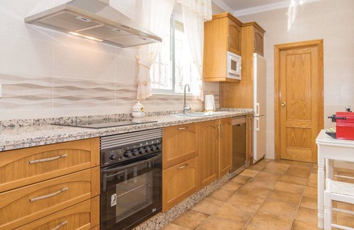 Rute House | Wonderful private villa with A/C, WIFI, private pool, TV, patio, pets allowed and parking