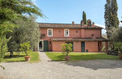 Lucca Villa | Wonderful private villa with WIFI, private pool, A/C, TV, veranda and panoramic view, close to L.