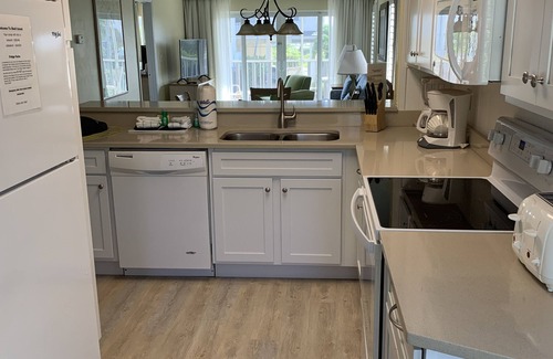 Sanibel Condo | Wonderful Sanibel Island condo. 2 bed 2 bath. Sleeps 6. Weekly rental.