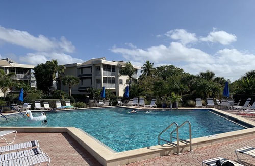 Sanibel Condo | Wonderful Sanibel Island condo. 2 bed 2 bath. Sleeps 6. Weekly rental.
