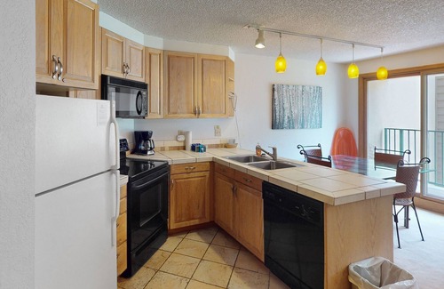 Winter Park Apartment | Wonderful Studio in Complex w/Ski-In/Ski-Out Access + Shared Pool & Hot Tub/WiFi