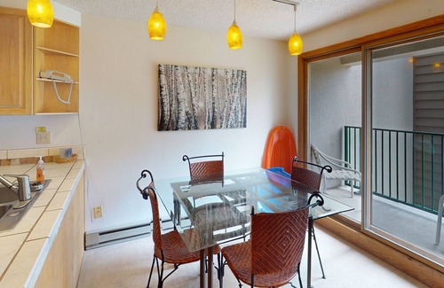 Winter Park Apartment | Wonderful Studio in Complex w/Ski-In/Ski-Out Access + Shared Pool & Hot Tub/WiFi