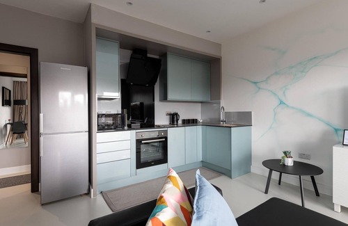 Gillingham Apartment | Wonderful Top-Floor Apartment