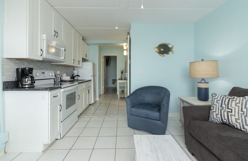 Crescent Beach Condo | Wonderful updated oceanfront 1 bedroom condo!