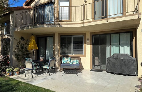 La Quinta House | Wonderful Updated Townhome