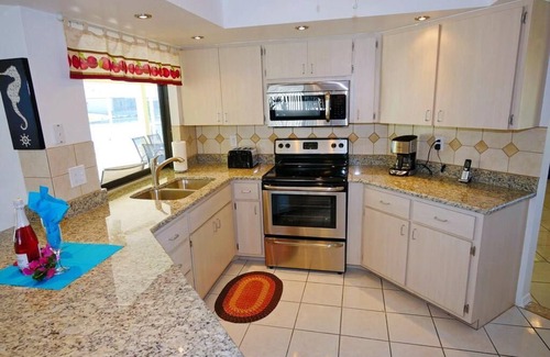 Fort Myers Villa | Wonderful view, located on a wide Canal, large Pool and Lanai, great Location