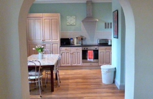 Breedon on the Hill House | Wonderful villa for 4 guests with WIFI, TV, pets allowed and parking