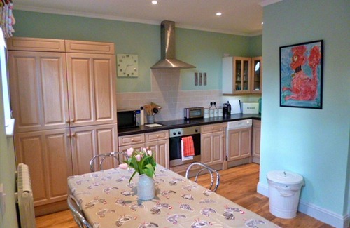 Breedon on the Hill House | Wonderful villa for 4 guests with WIFI, TV, pets allowed and parking