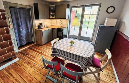 Leopoldshagen House | Wonderful villa for 5 guests with TV, terrace, pets allowed and parking