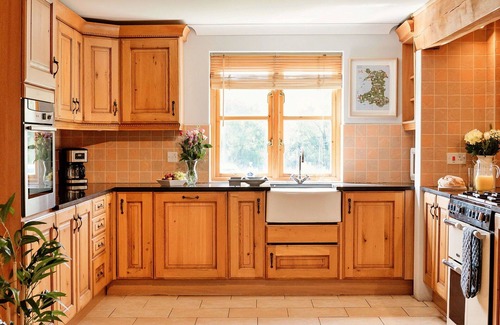 Devils Bridge House | Wonderful villa for 12 people with hot tub, WIFI, pets allowed and parking