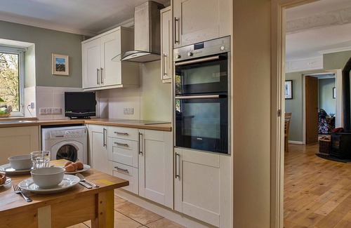 Dolgellau House | Wonderful villa for 12 people with hot tub, WIFI and terrace