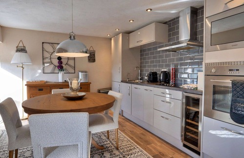 Buxton House | Wonderful villa for 2 guests with WIFI