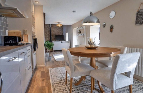 Buxton House | Wonderful villa for 2 guests with WIFI