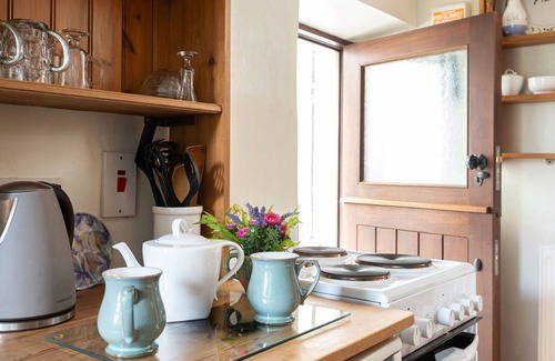 Giggleswick House | Wonderful villa for 3 guests with WIFI, pets allowed and parking